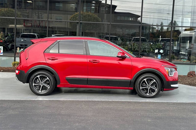 2023 Kia Niro EX