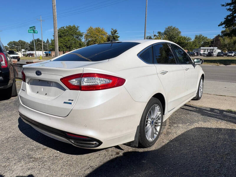 2016 Ford Fusion SE