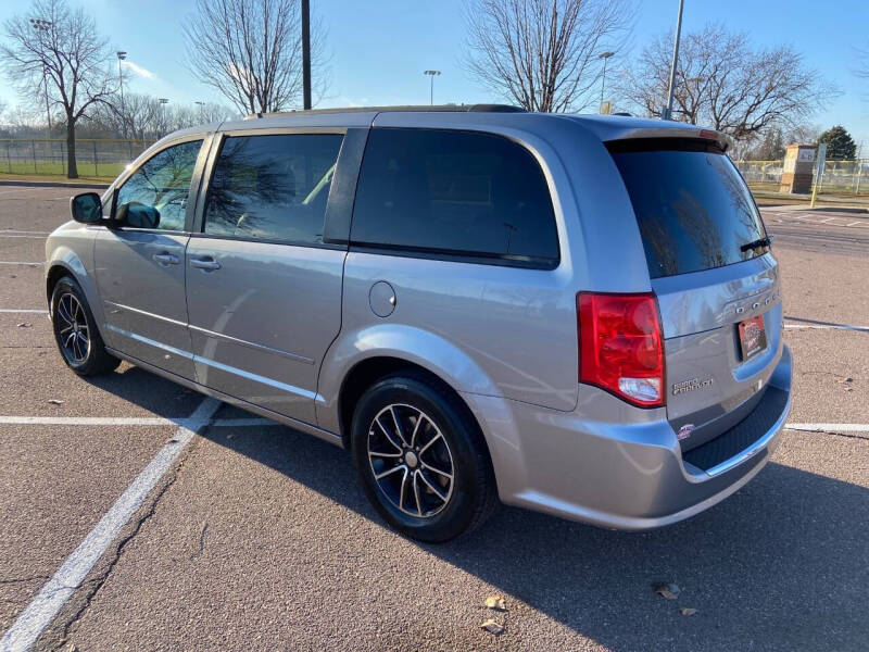 2016 Dodge Grand Caravan R/T