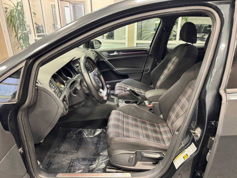 2017 Volkswagen Golf GTI S