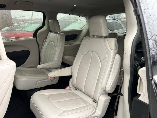 2017 Chrysler Pacifica Touring-L Plus