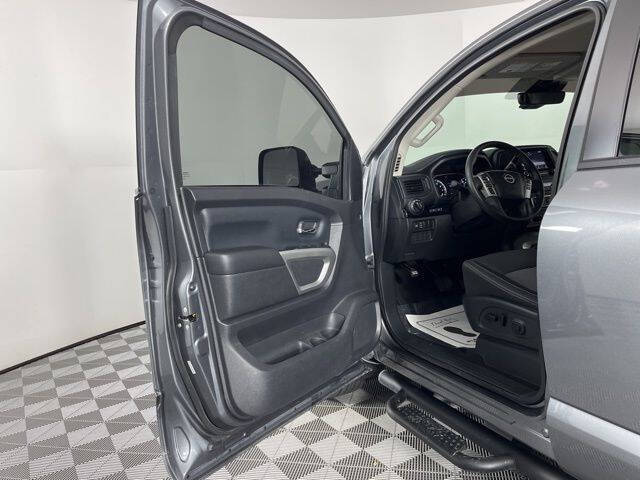 2024 Nissan Titan SV