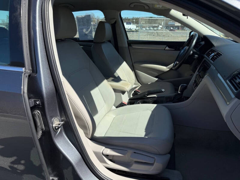 2015 Volkswagen Passat 1.8T Limited Edition