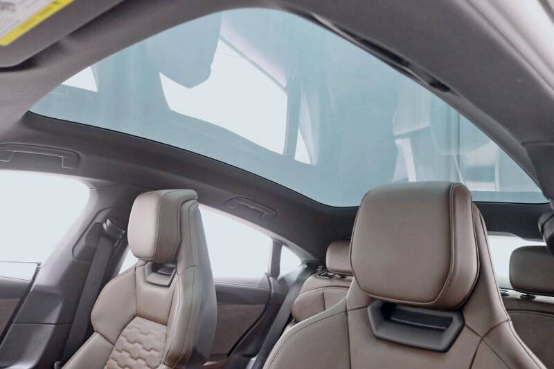 2023 Audi e-tron GT quattro Prestige