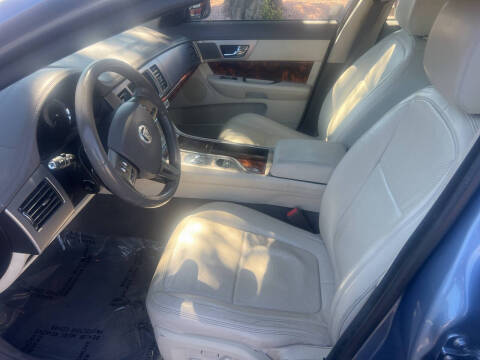 2009 Jaguar XF Premium Luxury