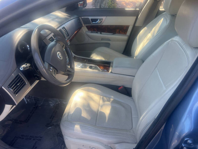 2009 Jaguar XF Premium Luxury