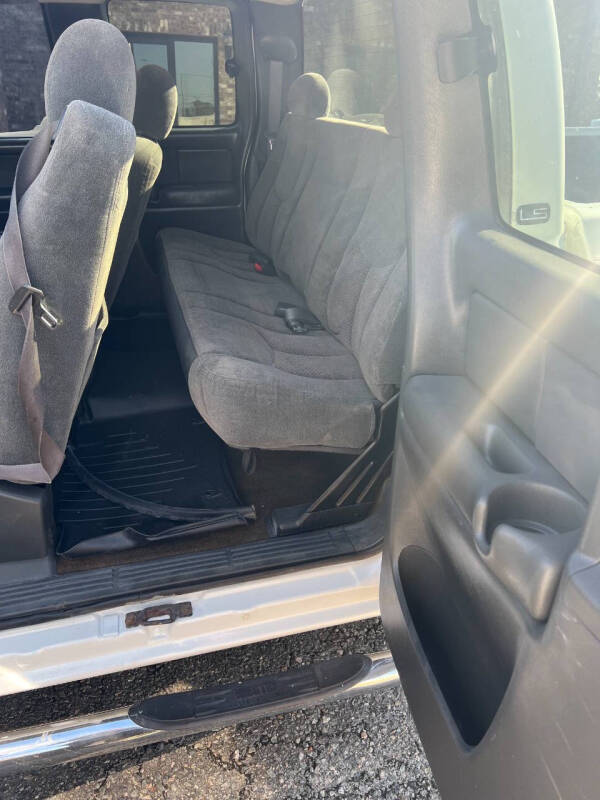 2003 Chevrolet Silverado 1500 LS