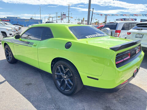 2023 Dodge Challenger SXT