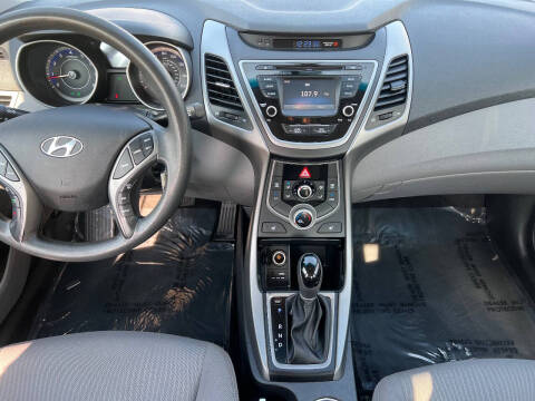 2014 Hyundai Elantra SE