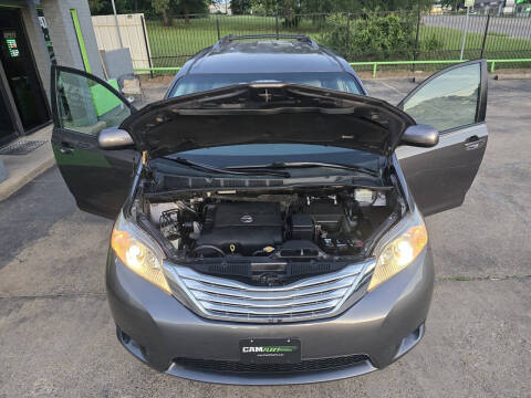 2012 Toyota Sienna LE 8-Passenger