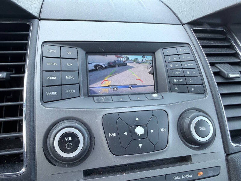 2015 Ford Taurus SEL