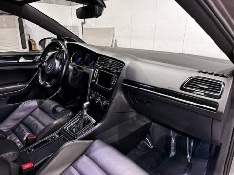 2017 Volkswagen Golf R 4Motion