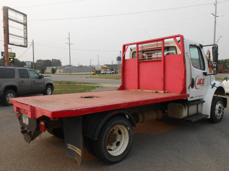 2007 Freightliner M2 106