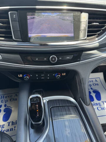 2020 Buick Enclave Essence