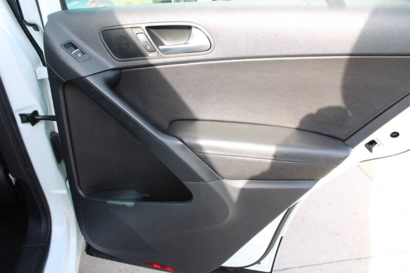 2017 Volkswagen Tiguan 2.0T Wolfsburg Edition 4Motion