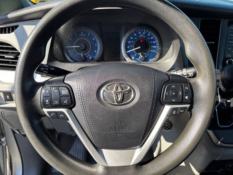 2020 Toyota Sienna LE 8-Passenger