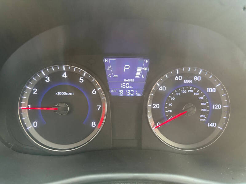 2013 Hyundai Accent SE