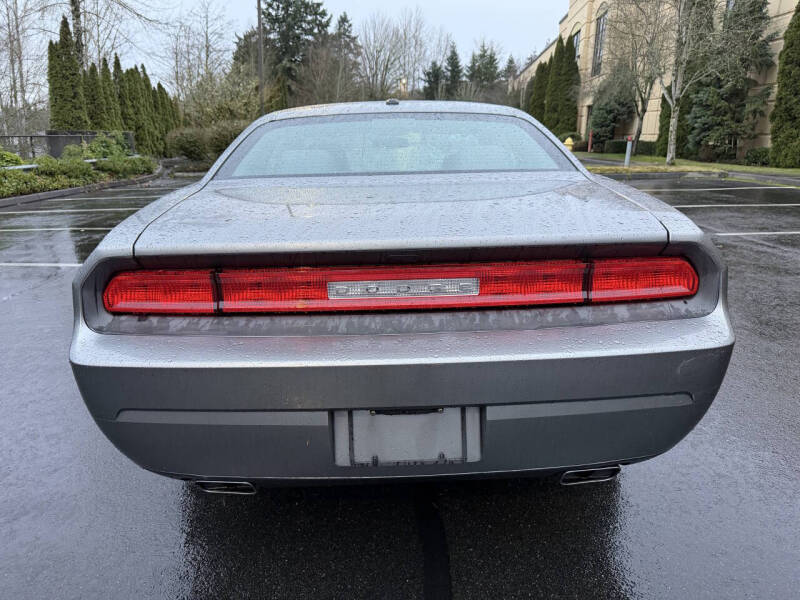 2012 Dodge Challenger SXT