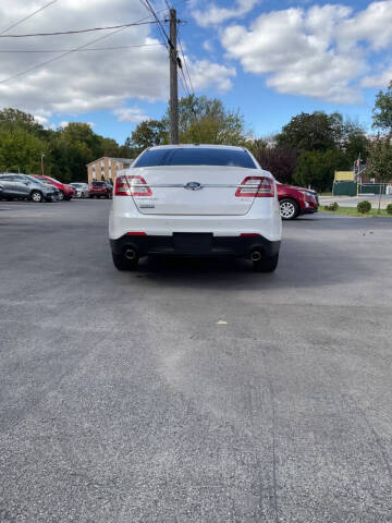 2017 Ford Taurus SEL