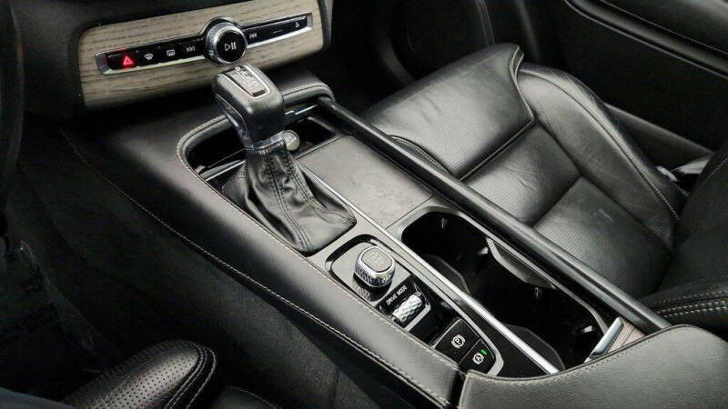 2021 Volvo XC90 T6 Inscription 7-Passenger