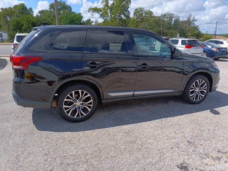 2016 Mitsubishi Outlander ES