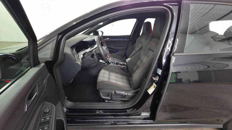 2023 Volkswagen Golf GTI S