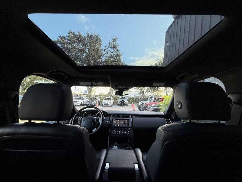 2020 Land Rover Discovery SE