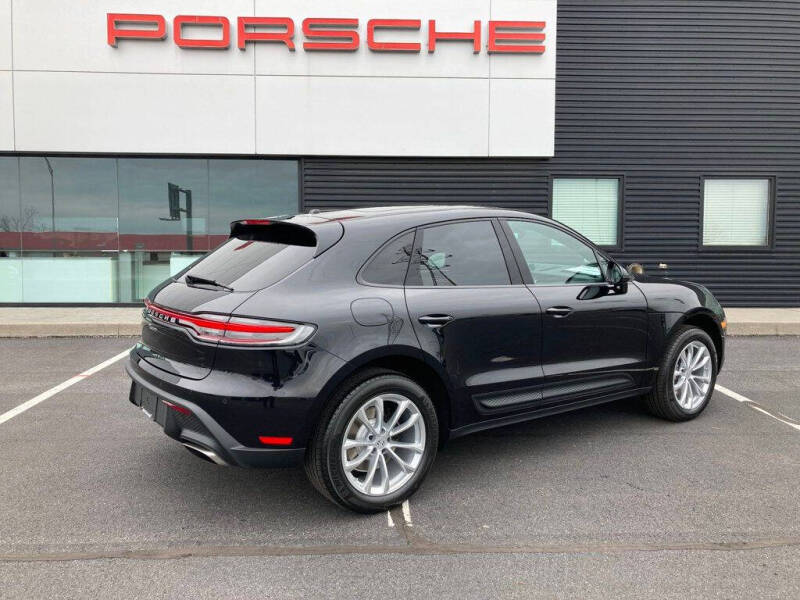 2025 Porsche Macan