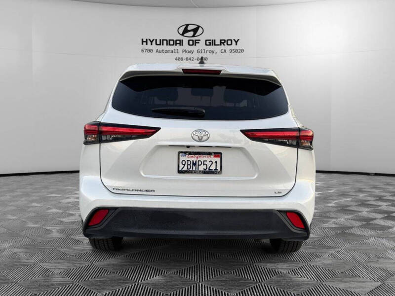 2022 Toyota Highlander LE