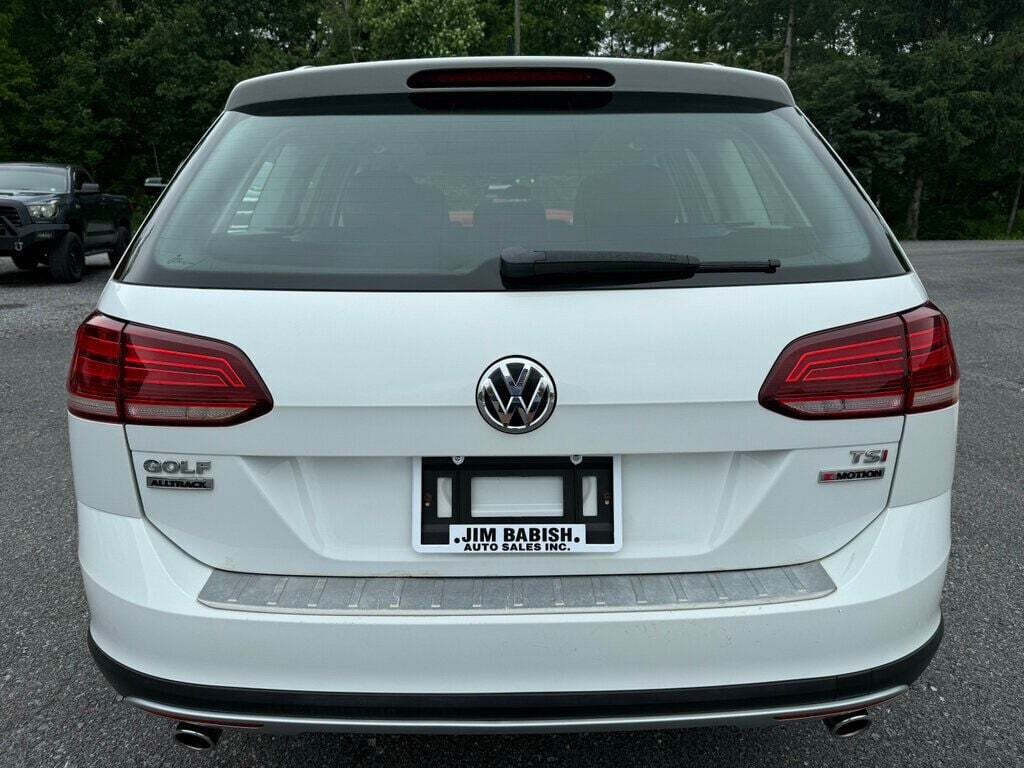 2018 Volkswagen Golf Alltrack 4