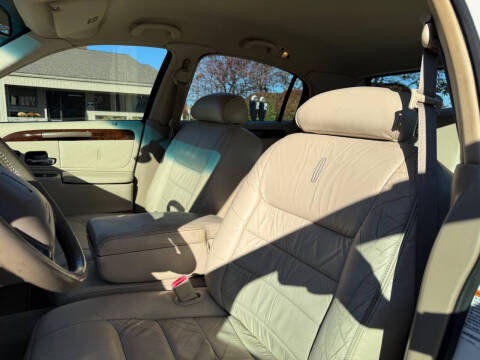 2000 Lincoln Town Car Executive