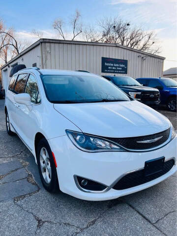 2017 Chrysler Pacifica for sale at Sunrise Auto Sales LLC in Lincoln NE