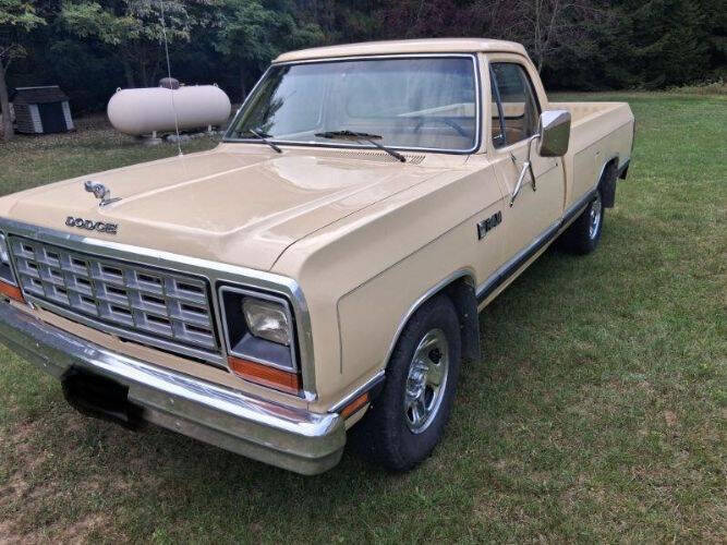 1985 Dodge D100 Pickup