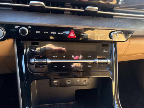 2023 Kia Carnival EX