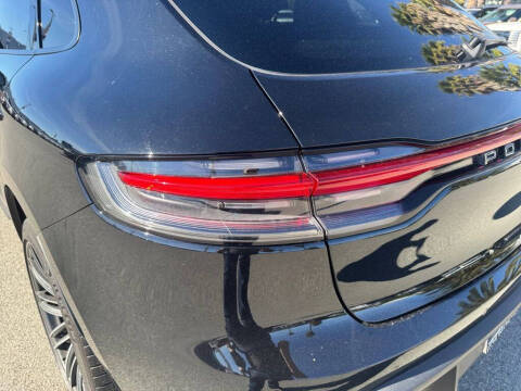 2023 Porsche Macan T