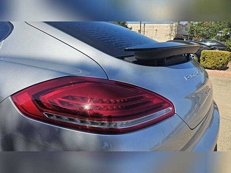 2016 Porsche Panamera