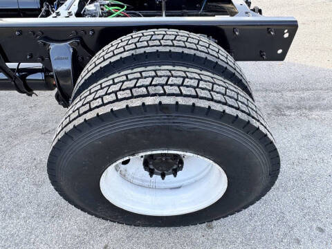 2018 Freightliner M2 106