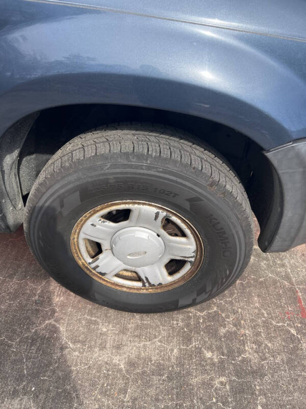 2005 Ford Escape XLS