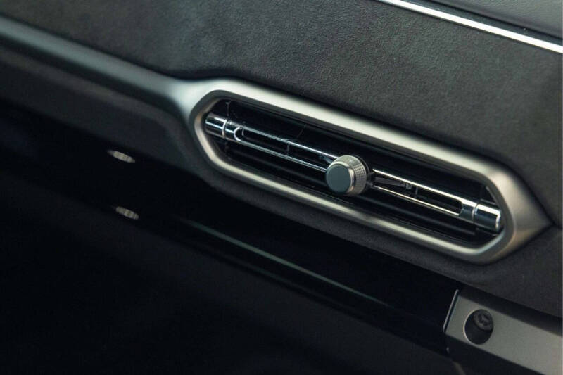 2025 Aston Martin Vantage