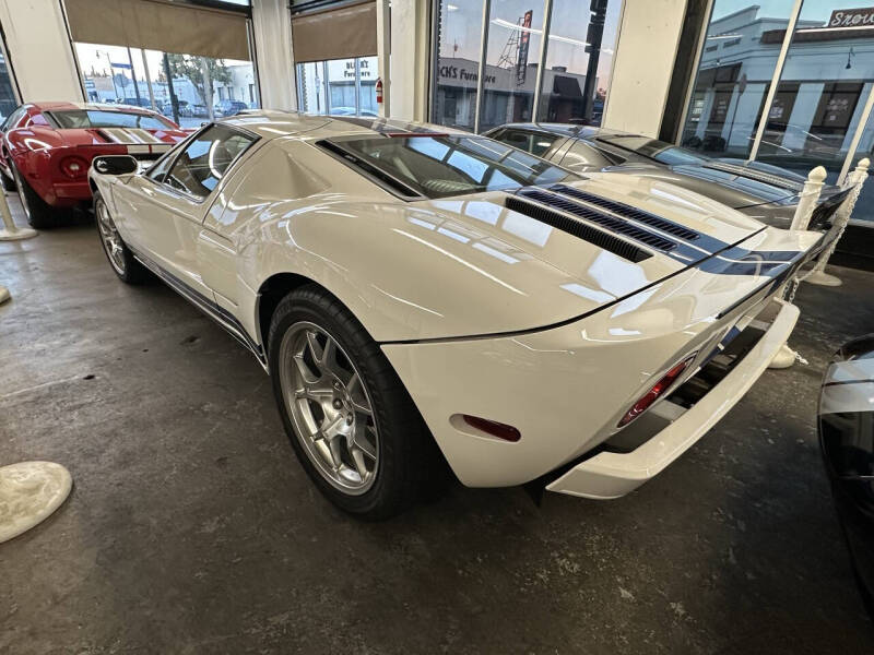 2005 Ford GT