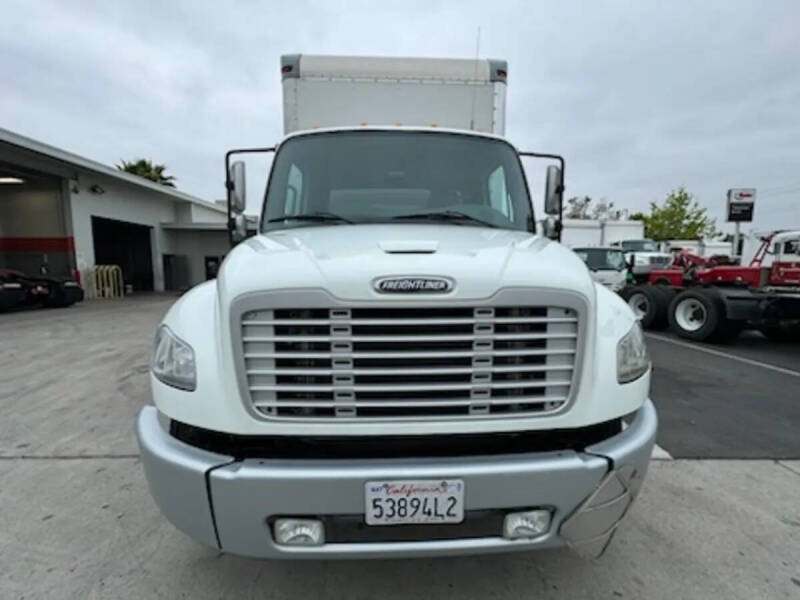 2019 Freightliner M2 106