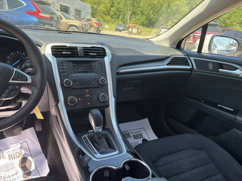 2016 Ford Fusion SE