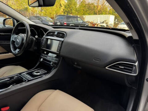 2017 Jaguar XE 35t Premium