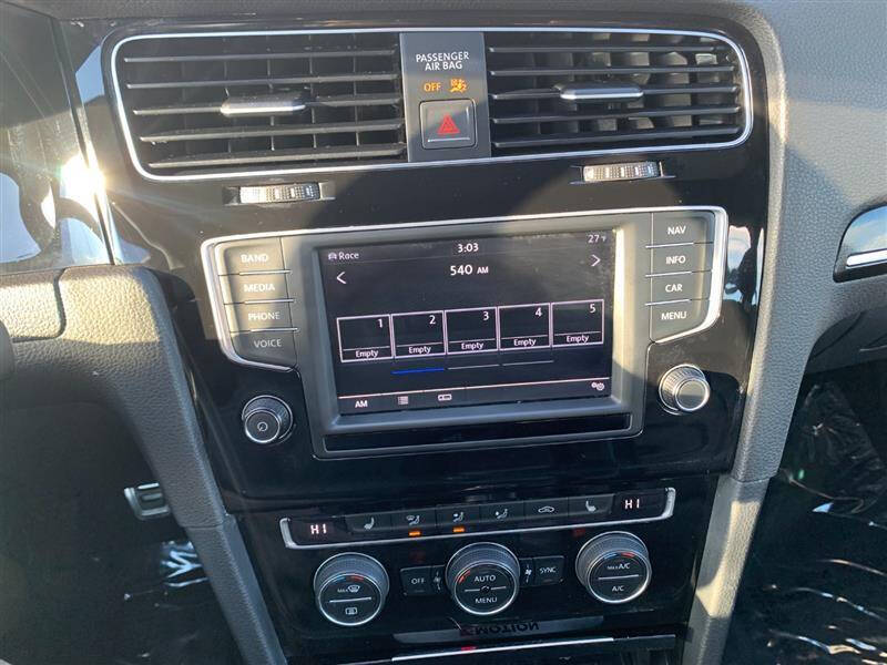 2017 Volkswagen Golf R 4Motion