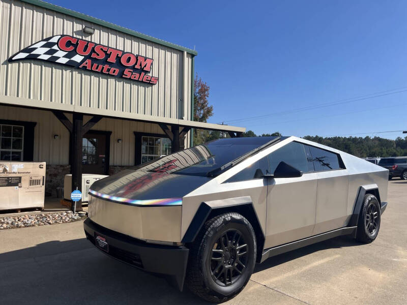 2025 Tesla Cybertruck Base's photo