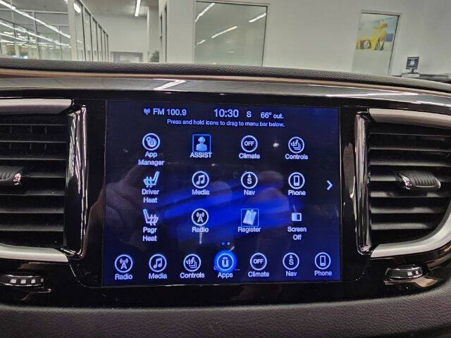 2017 Chrysler Pacifica Touring-L