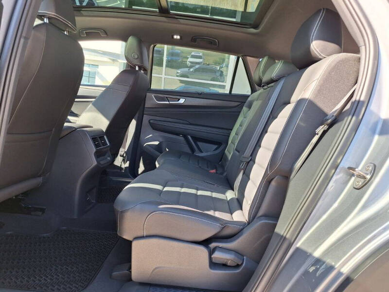 2026 Volkswagen Atlas Cross Sport SEL R-Line Black 4Motion