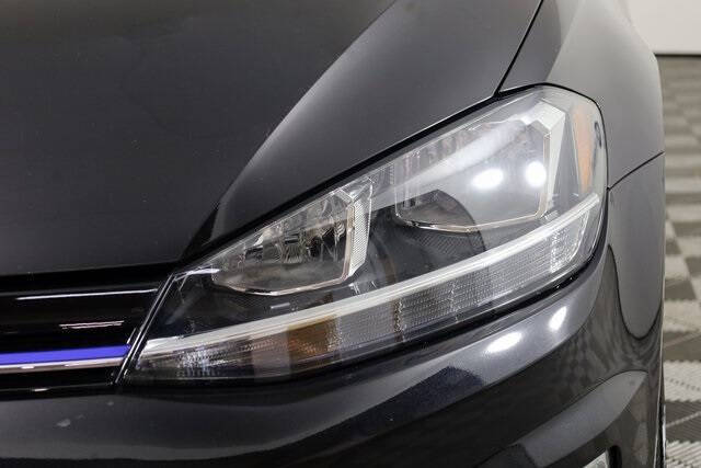 2017 Volkswagen e-Golf SE