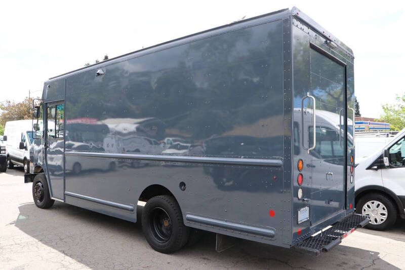 2020 Freightliner MT45 Chassis
