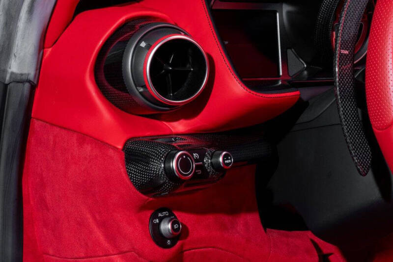 2022 Ferrari 812 Competizione